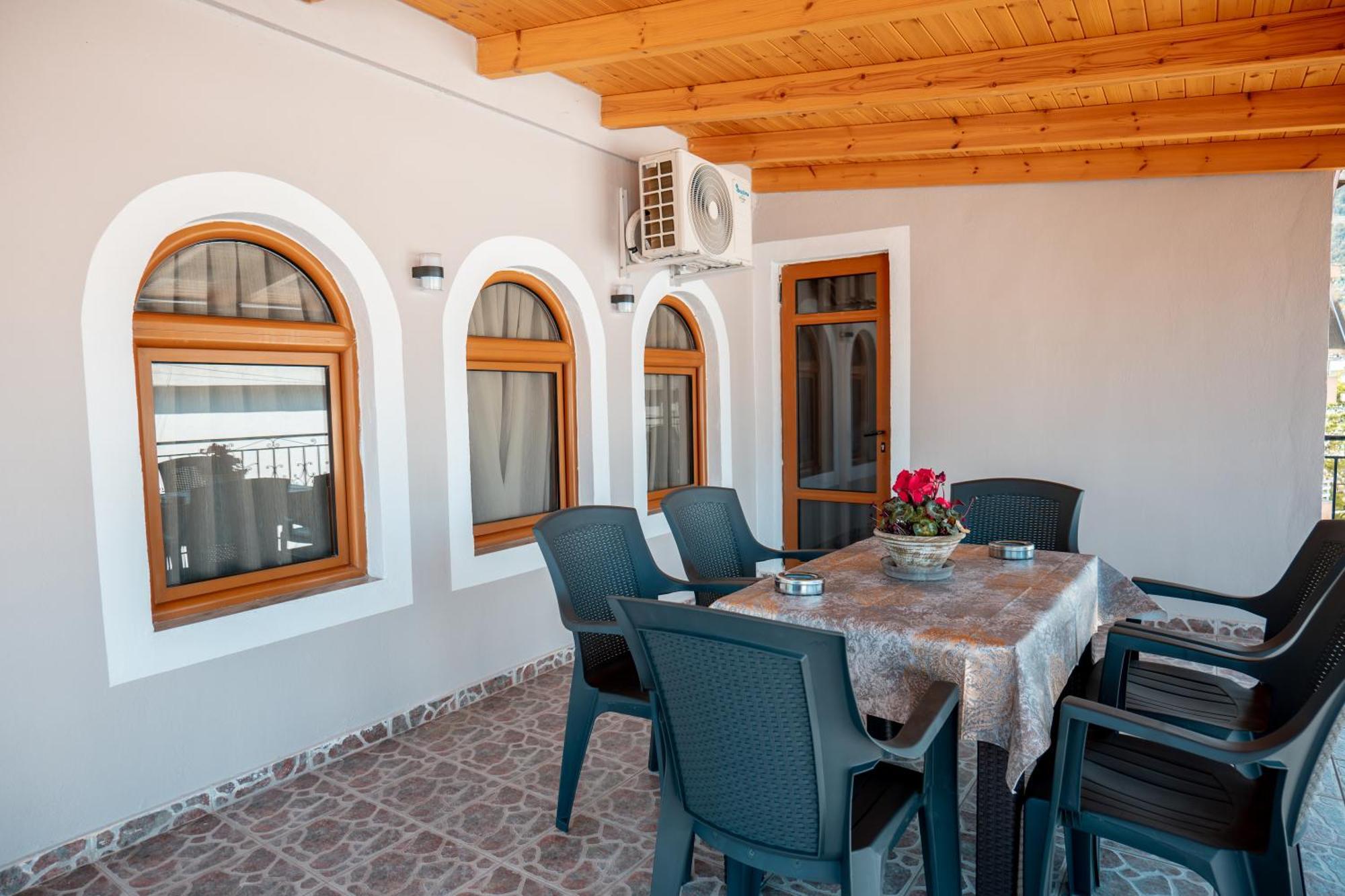 Fabio Guest House จีโรคาสเตอร์ ภายนอก รูปภาพ