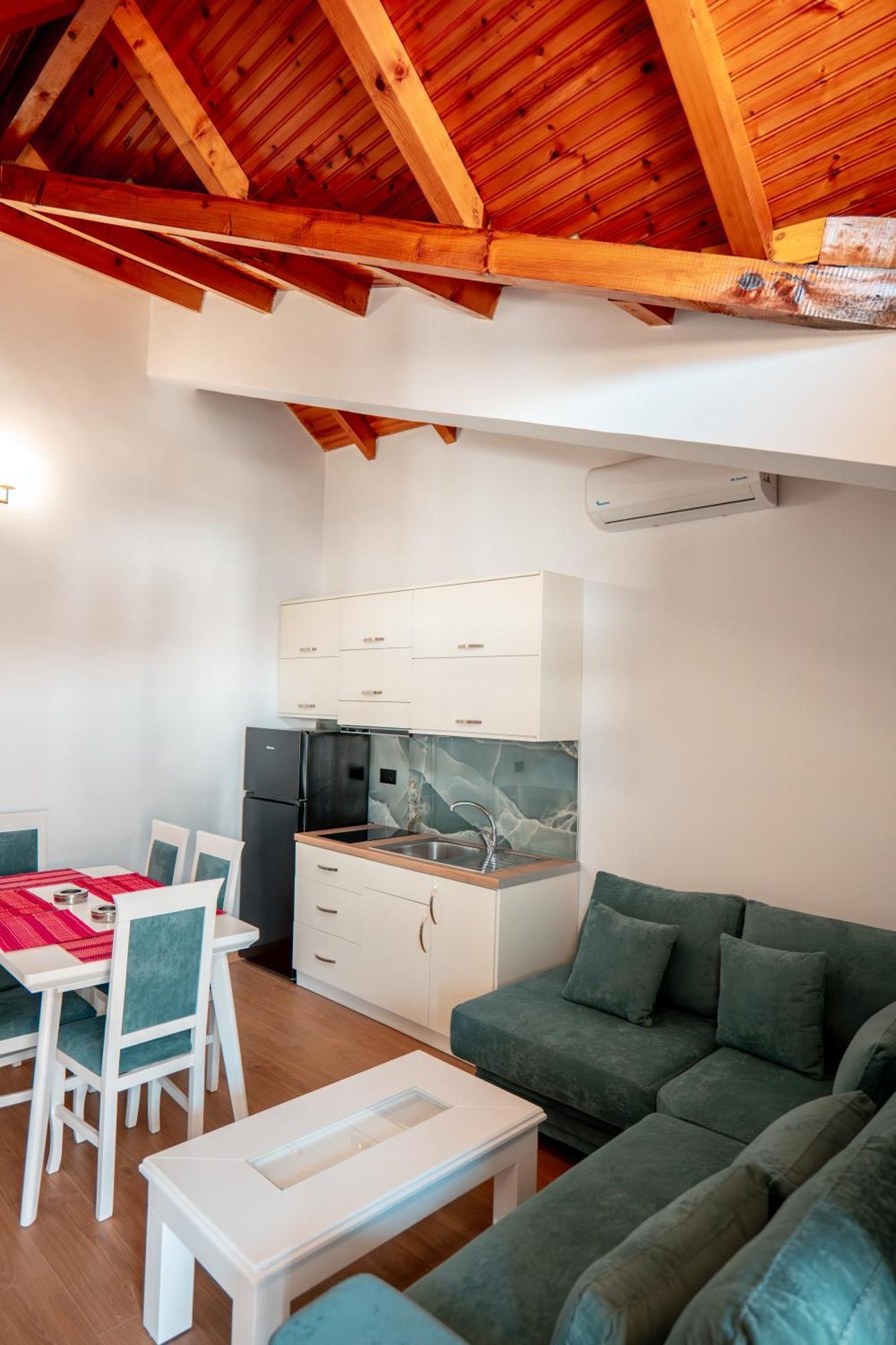 Fabio Guest House จีโรคาสเตอร์ ภายนอก รูปภาพ