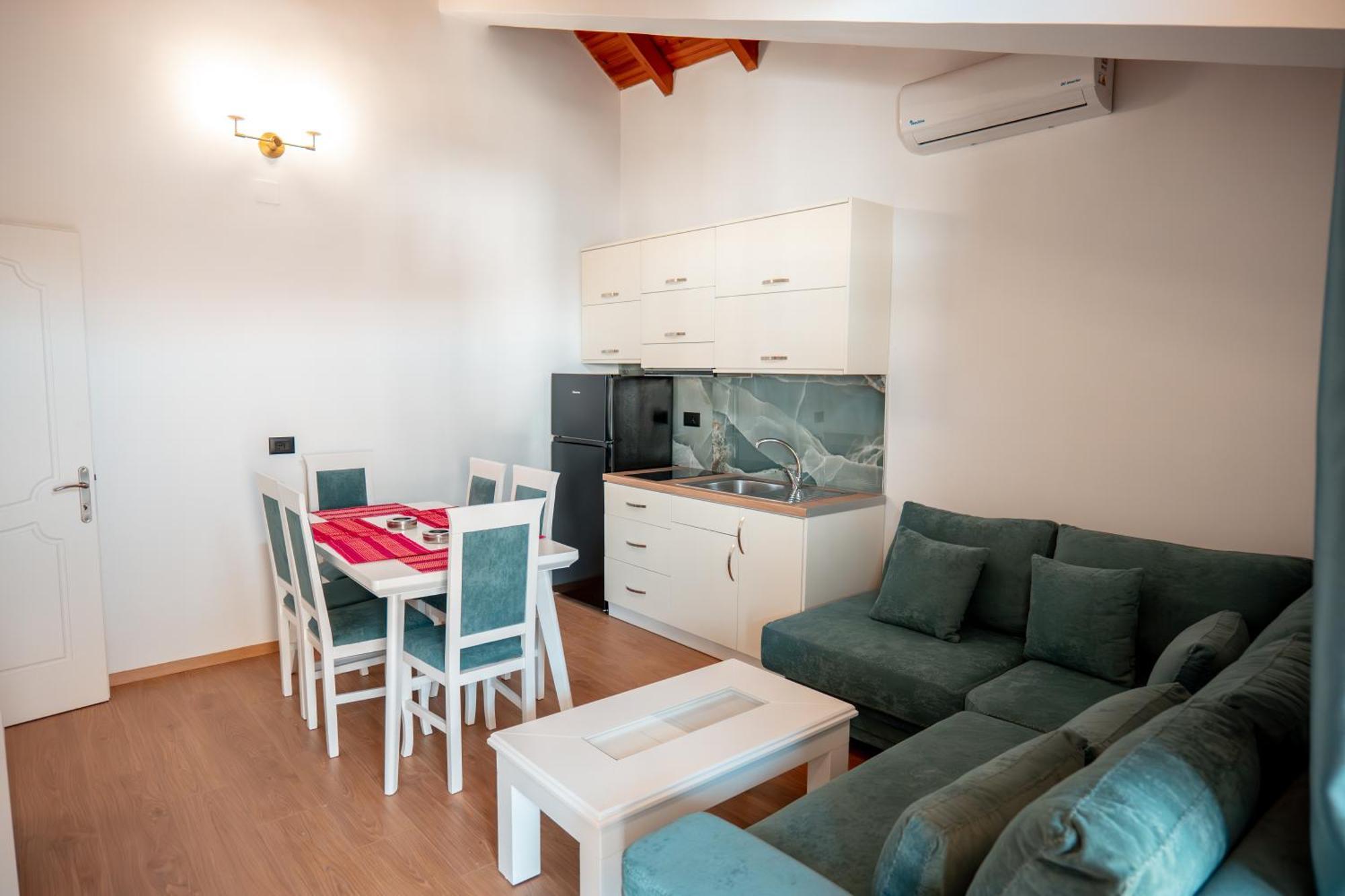 Fabio Guest House จีโรคาสเตอร์ ภายนอก รูปภาพ